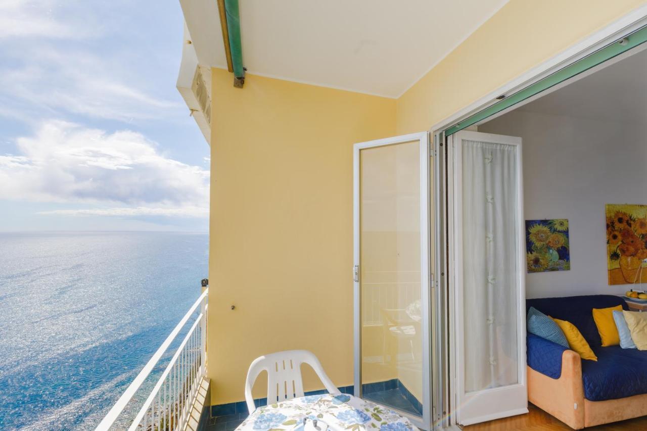 144 - Sunshine 9, Fronte E Vista Mare, 100metri *
